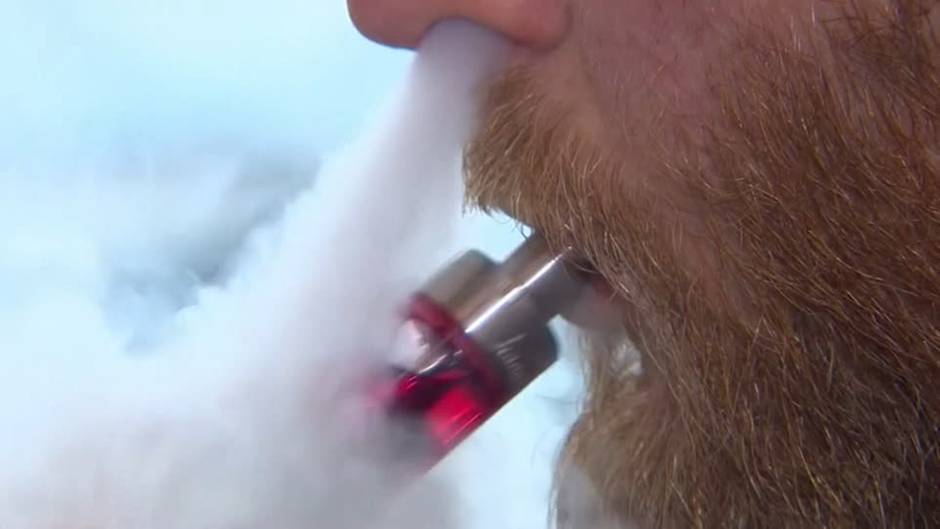 Diskussion um Gesundheitsrisiko: Tod durch E-Zigarette? 18-Jähriger aus Belgien stirbt an Lungenentzündung