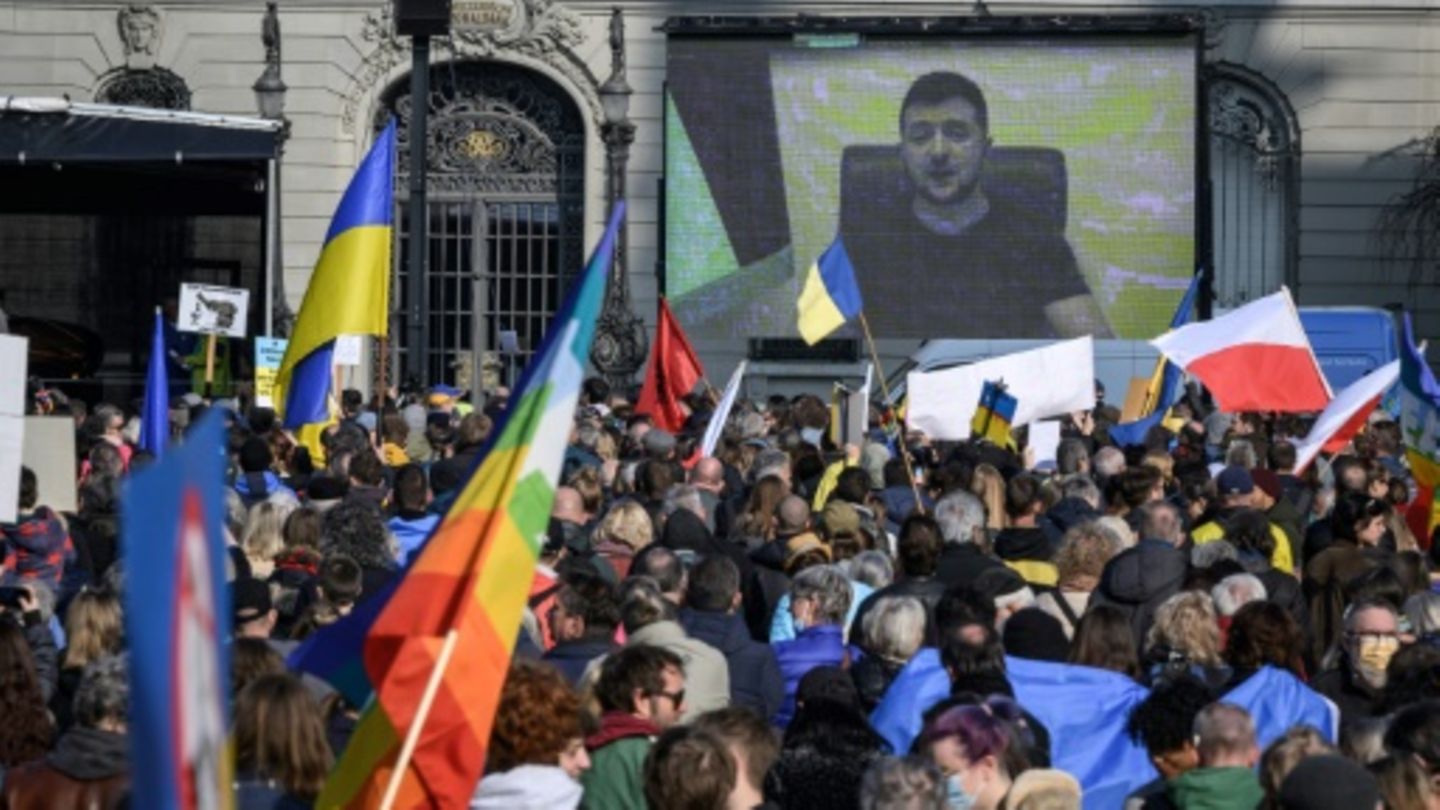 Selenskyj richtete sich per Videoschalte an die Demonstranten